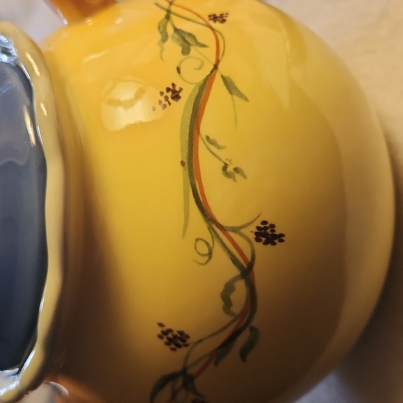 Pfaltzgraff Pistoulet 8 Cup Handpainted Blue &Yellow Stoneware Teapot w/ Lid - Picture 7 of 9